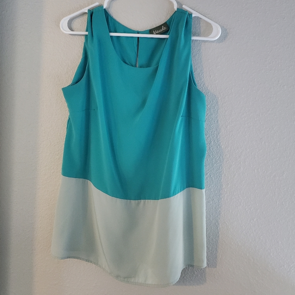 Sleeveless shirt